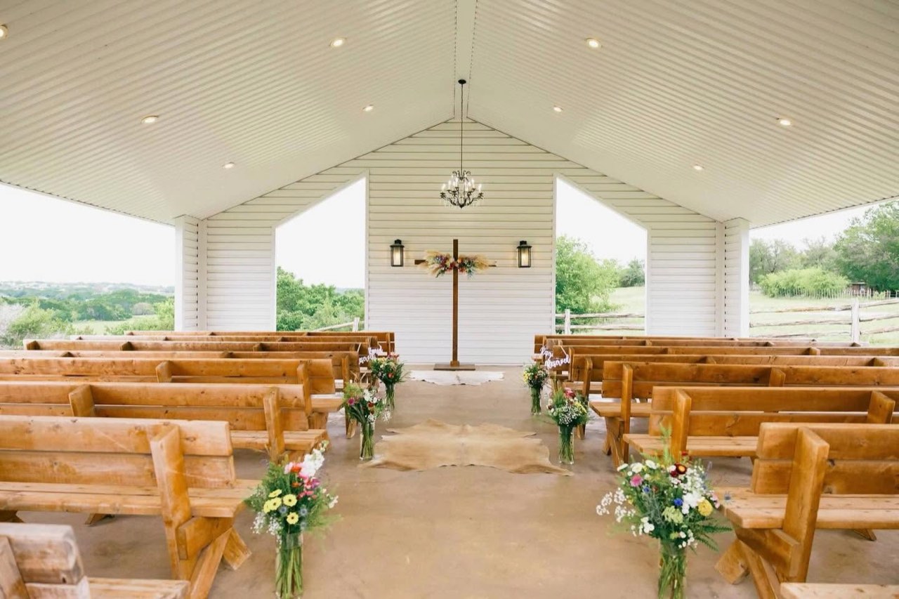 Diamond H3 Ranch open-air chapel wedding, photo 1