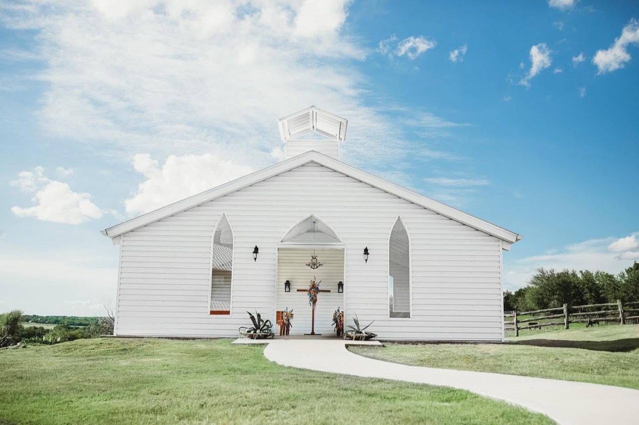 Diamond H3 Ranch open-air chapel wedding, photo 5