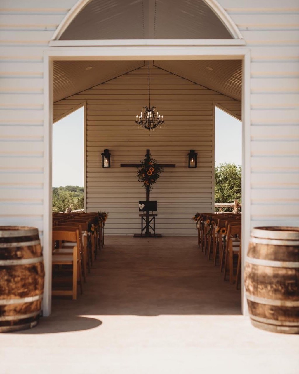 Diamond H3 Ranch open-air chapel wedding, photo 8