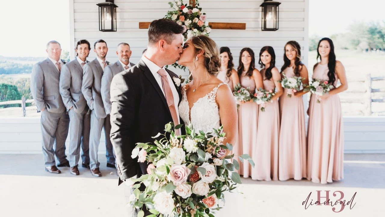 Diamond H3 Ranch open-air chapel wedding, photo 19