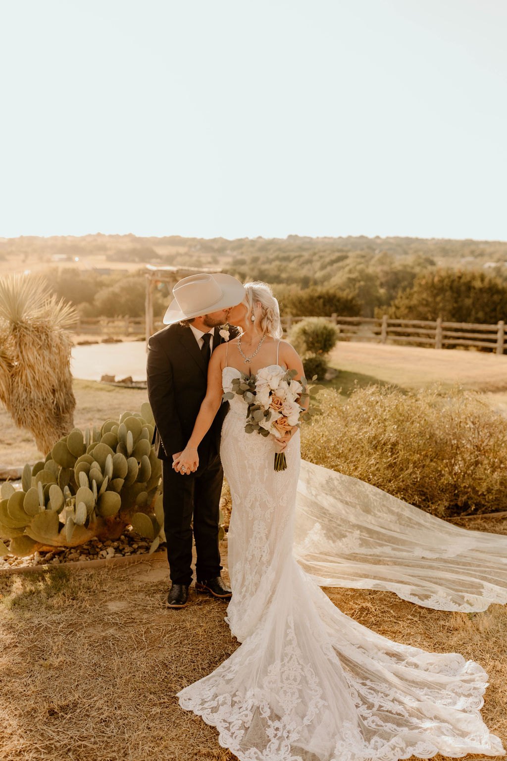Jordan & Mikey, a wedding at Diamond H3 Ranch