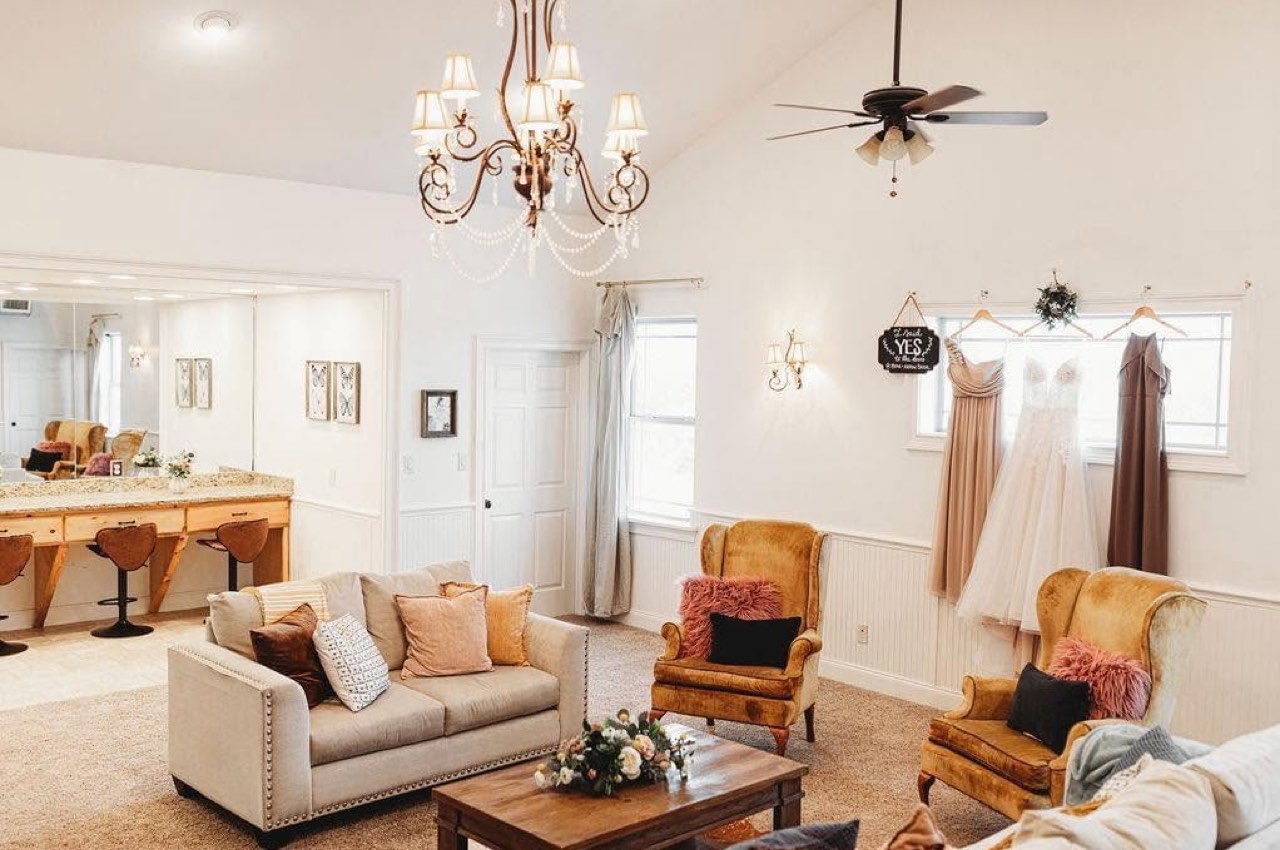 Diamond H3 Ranch bridal and groom's suites, photo 9