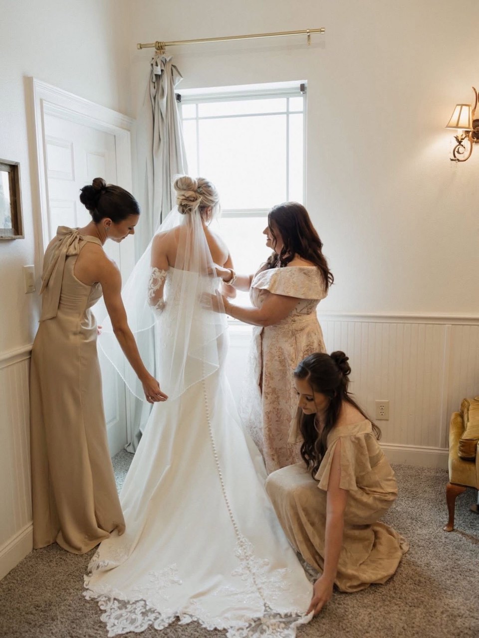 Diamond H3 Ranch bridal and groom's suites, photo 18
